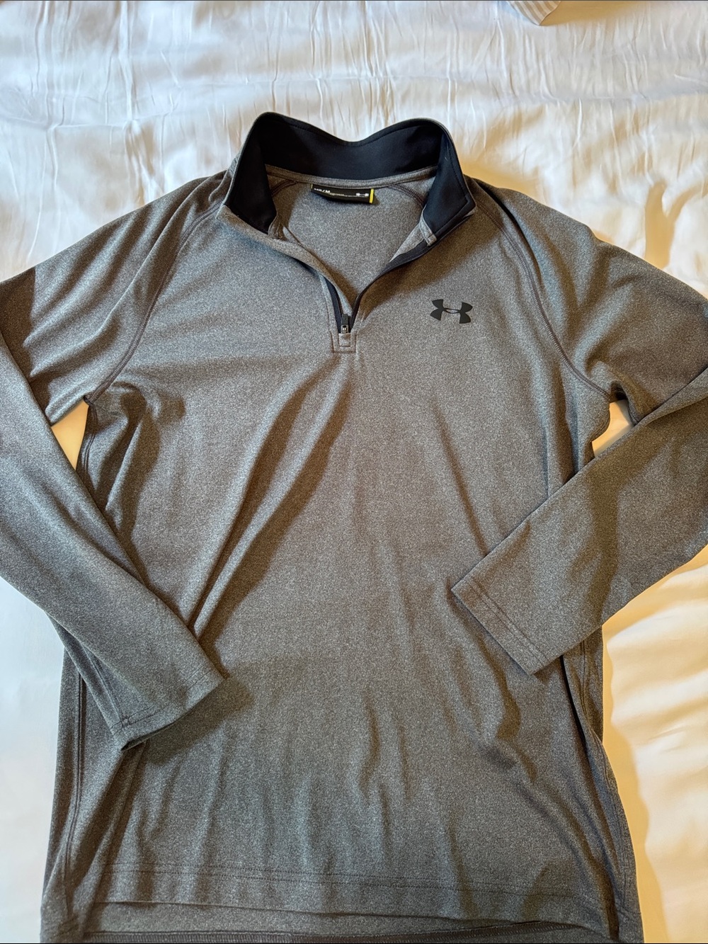 Under Armour Heather Gray Quarter-Zip Pullover Men’s medium